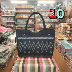 👜🧬กระเป๋าถืองานผ้าฝ้ายพิมพ์ลาย ผ้าพิมพ์ครามลายไทย ทรงเว้าตรงกลาง หรือทรงปากหยัก👜🧬 - Image 31