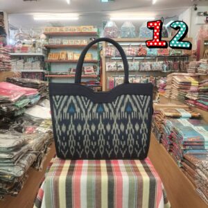👜🧬กระเป๋าถืองานผ้าฝ้ายพิมพ์ลาย ผ้าพิมพ์ครามลายไทย ทรงเว้าตรงกลาง หรือทรงปากหยัก👜🧬 - Image 13