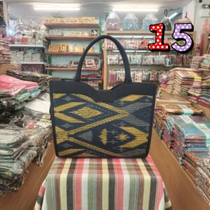 👜🧬กระเป๋าถืองานผ้าฝ้ายพิมพ์ลาย ผ้าพิมพ์ครามลายไทย ทรงเว้าตรงกลาง หรือทรงปากหยัก👜🧬 - Image 16