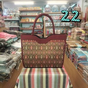 👜🧬กระเป๋าถืองานผ้าฝ้ายพิมพ์ลาย ผ้าพิมพ์ครามลายไทย ทรงเว้าตรงกลาง หรือทรงปากหยัก👜🧬 - Image 3