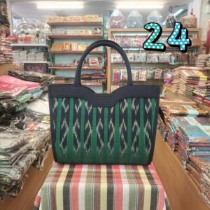 👜🧬กระเป๋าถืองานผ้าฝ้ายพิมพ์ลาย ผ้าพิมพ์ครามลายไทย ทรงเว้าตรงกลาง หรือทรงปากหยัก👜🧬 - Image 5