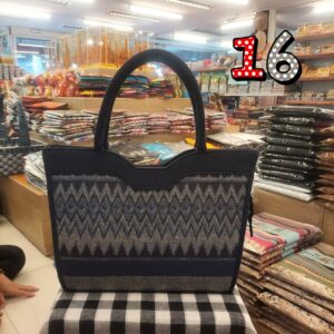 👜🧬กระเป๋าถืองานผ้าฝ้ายพิมพ์ลาย ผ้าพิมพ์ครามลายไทย ทรงเว้าตรงกลาง หรือทรงปากหยัก👜🧬 - Image 17