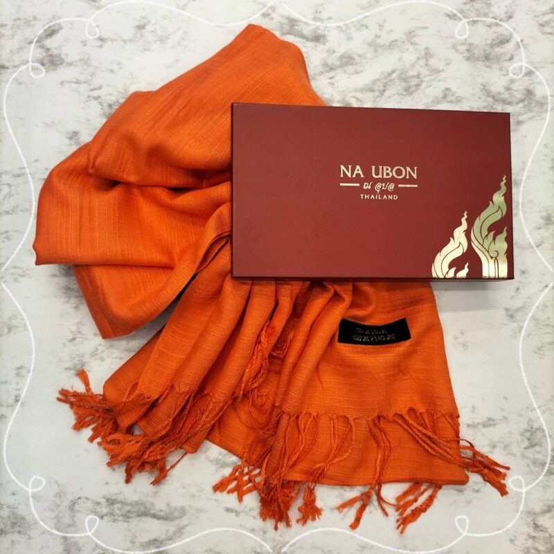 🧣🧡ผ้าคลุมไหล่สีพื้น ผ้าพันคอสไปไทซิว ผ้าThai Silk สีพื้นไม่มีลวดลาย 📌สินค้าไม่ได้แพคใส่กล่อง แพคเกจถุงแก้วใสธรรมดา📌