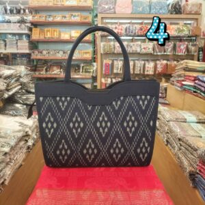 👜🧬กระเป๋าถืองานผ้าฝ้ายพิมพ์ลาย ผ้าพิมพ์ครามลายไทย ทรงเว้าตรงกลาง หรือทรงปากหยัก👜🧬 - Image 5