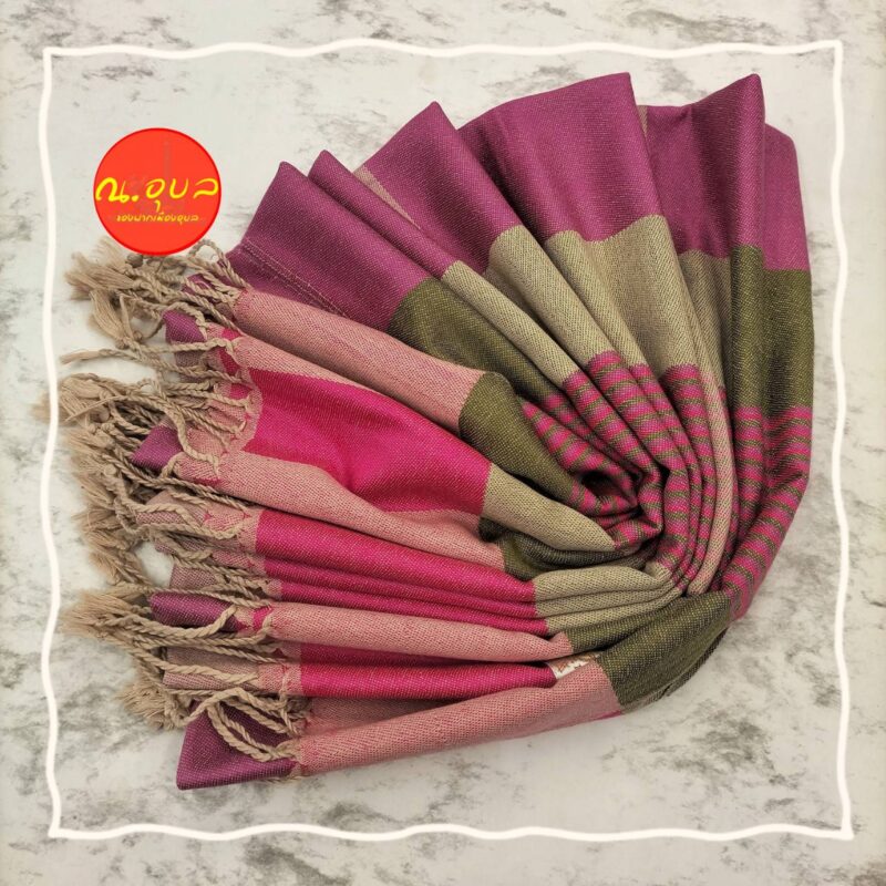📶⏹️📈📉ผ้าพันคอคลุมไหล่ได้ ผ้าพัชมีนา Pashmina ลายสี่เหลี่ยมกราฟฟิกแต่งชายพู่ 📌📌 สินค้าไม่ได้แพคใส่กล่อง แพคเกจถุงแก้วธรรมดา 📌📌