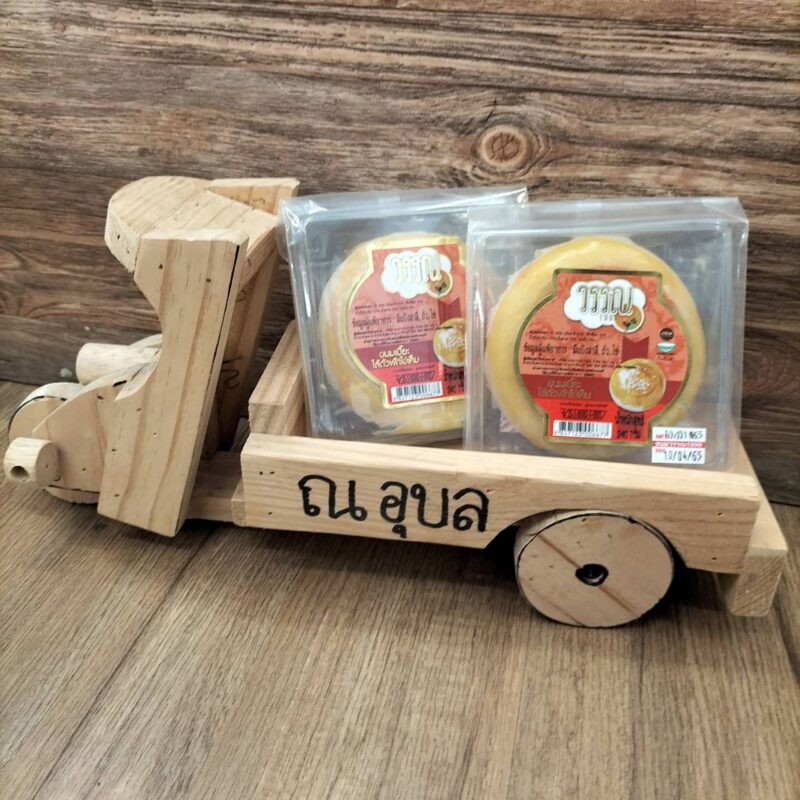 วรรณ 1999 ขนมเปี๊ยะเนยสด ไส้ถั่วฟักไข่เค็ม ขนาด 240 กรัม
