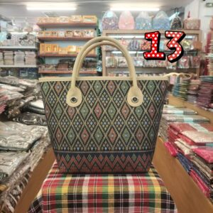 👜♨️♎กระเป๋าถือผู้หญิง รูปทรงตั้ง สายถือหนัง เจาะห่วงตาไก่ มีซิป - Image 10