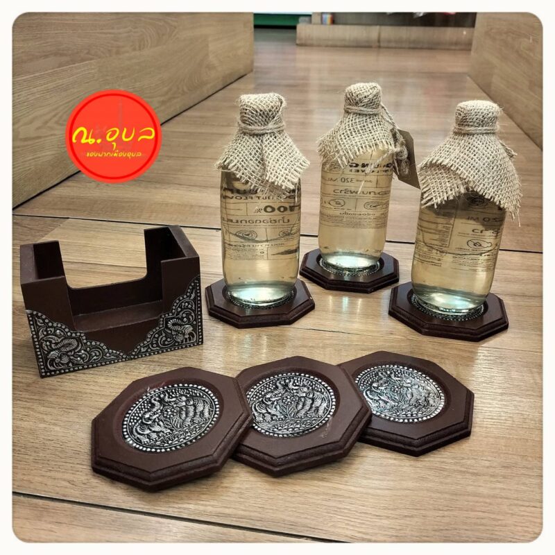 ที่รองแก้วไม้ จานรองแก้ว ไม้สักติดอลูมิเนียม ลายช้างไทย (เซ็ท 6 ชิ้น)