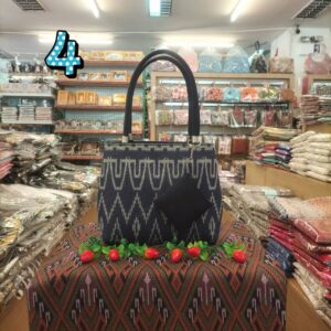 👜➿🧬กระเป๋าถือผ้าไทย 2 ช่องซิป แถมพวงกุญแจกระเป๋าใส่เหรียญ ขนาดใบเล็ก ✅ - Image 5